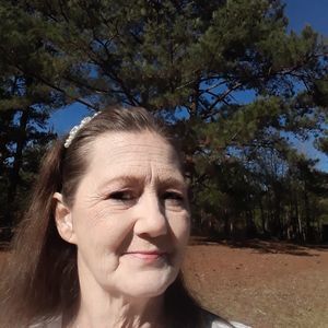 Meet your Posher, Dee dee